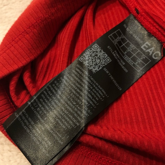 Guess Red Ribbed Cutout Tee ♥️⁉️ - Picture 7 of 7